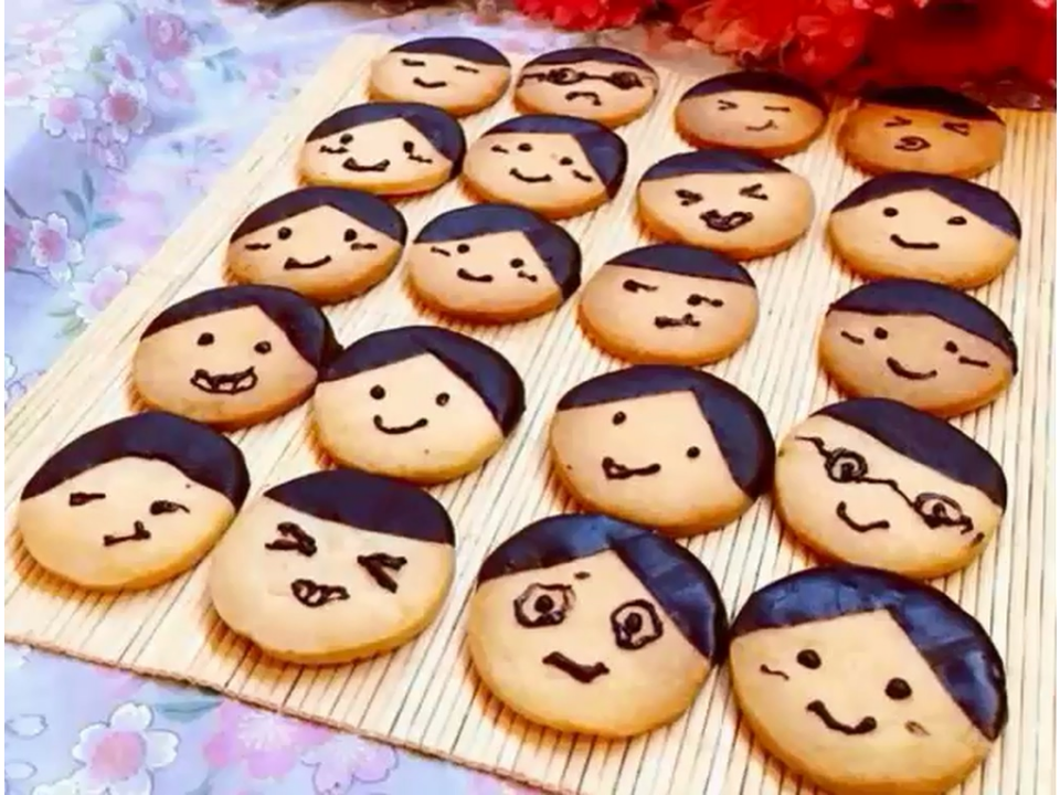 小班美术《笑脸饼干》课件_01.png
