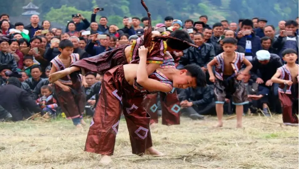 链接2：摔跤（课件2）_03.webp