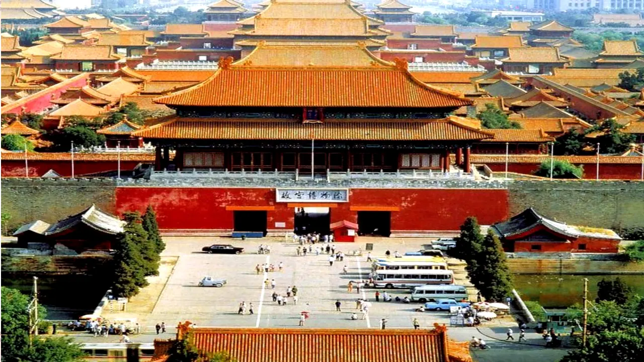 11 故宫博物院（课件3）_01.webp