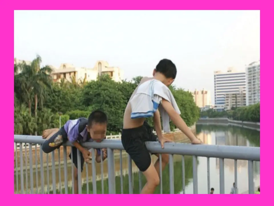 4 上学路上（周老师）_05.webp