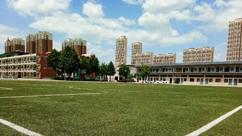 4 说说我们的学校（课件3）_03.webp